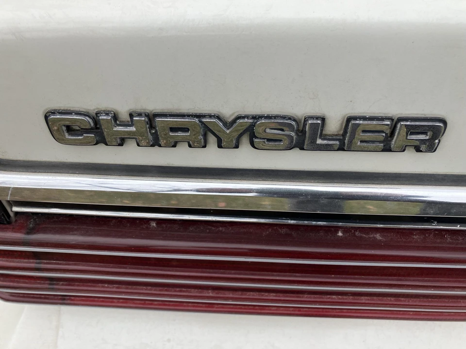 1985 Chrysler LeBaron - Image 30 of 31