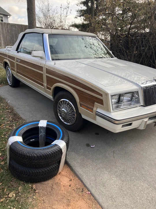 1985 Chrysler LeBaron - Image 21 of 31