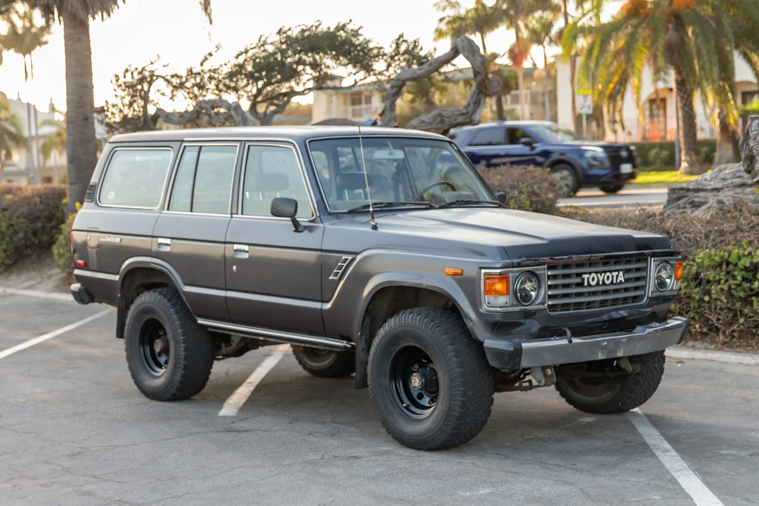 1985 Toyota J60 Land Cruiser - Image 3 of 31