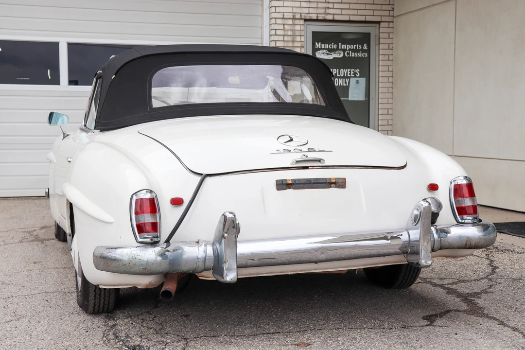 1961 Mercedes-Benz 190 SL - Image 10 of 31