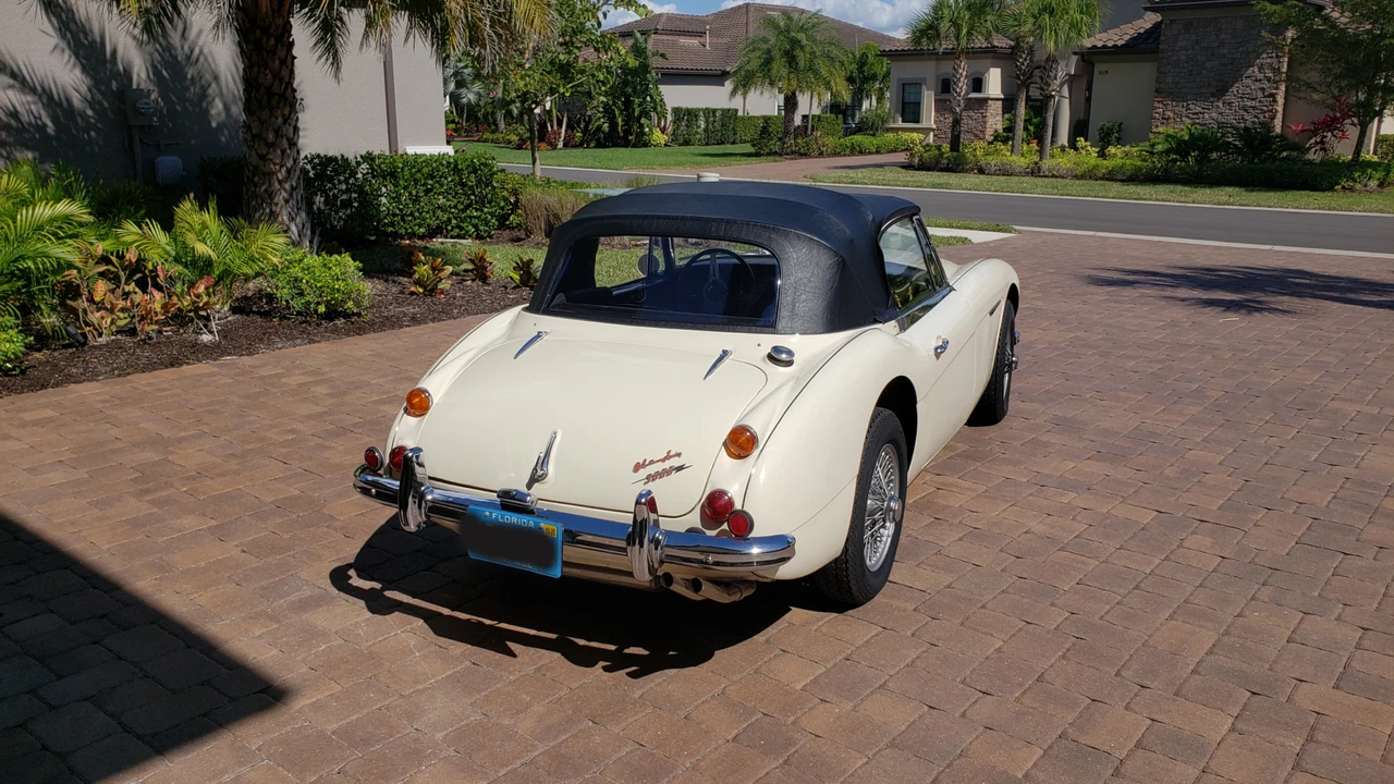 1967 Austin-Healey 3000 Mark III - Image 10 of 31