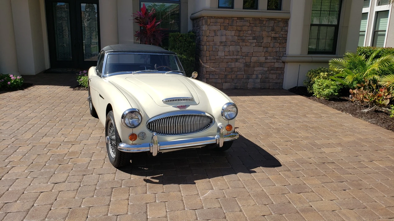 1967 Austin-Healey 3000 Mark III - Image 17 of 31