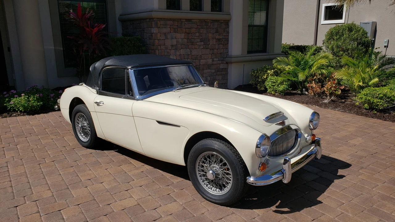 1967 Austin-Healey 3000 Mark III - Image 14 of 31