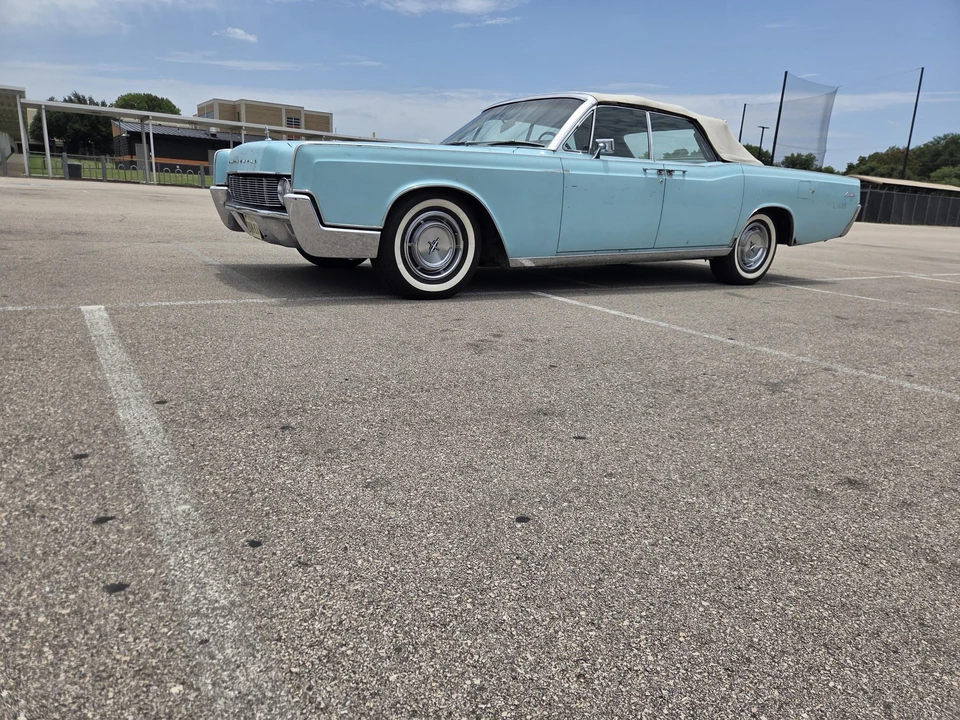 1967 Lincoln - Image 2 of 31