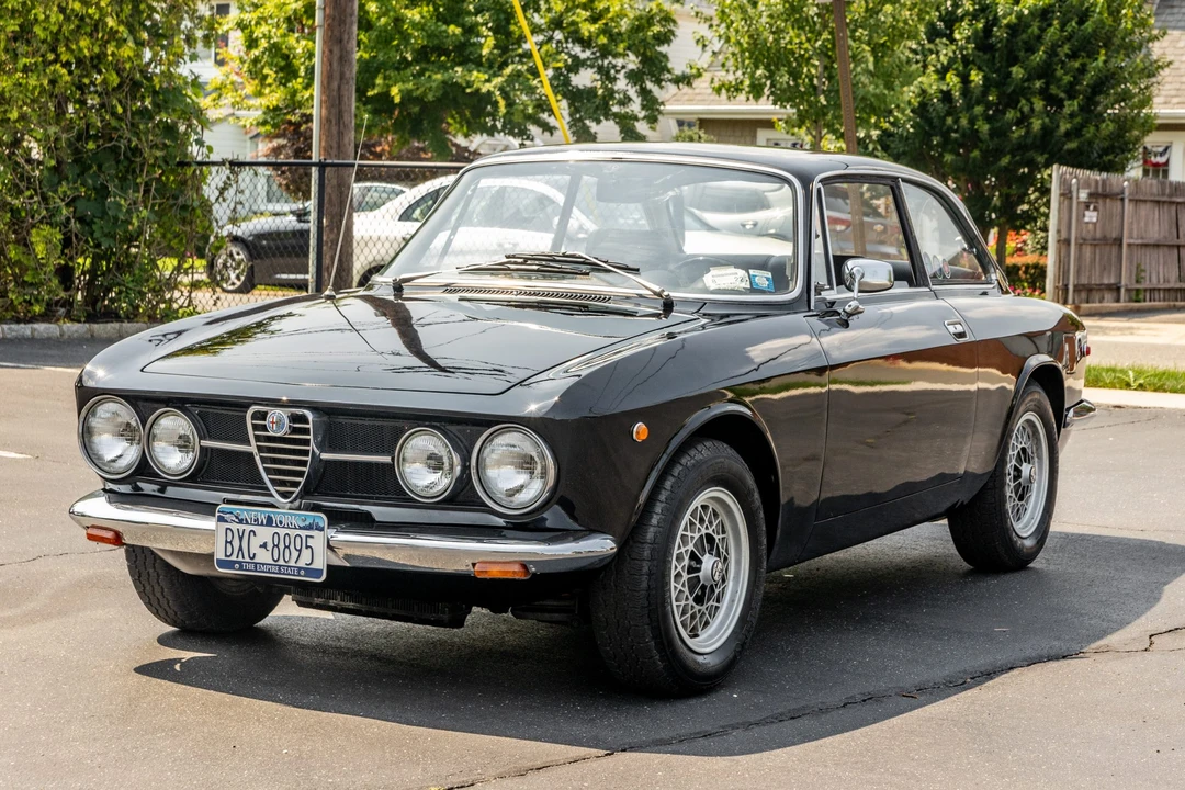 1969 Alfa Romeo 1750 GT Veloce - Image 2 of 31