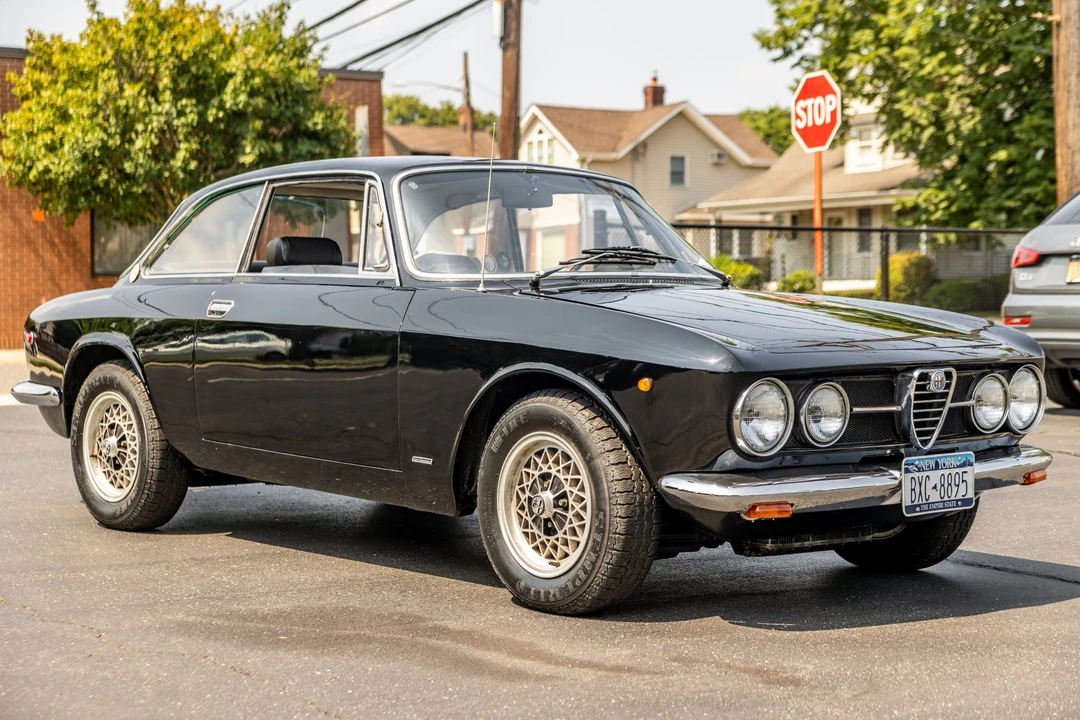 1969 Alfa Romeo 1750 GT Veloce - Image 1 of 31