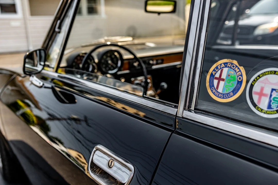 1969 Alfa Romeo 1750 GT Veloce - Image 25 of 31