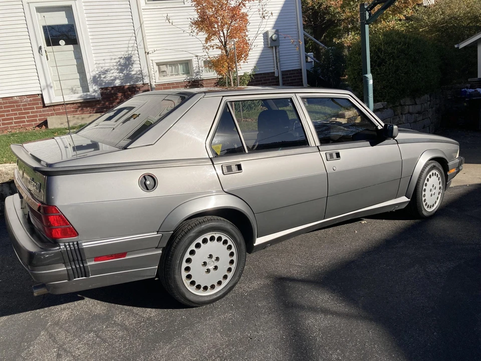 1988 Alfa Romeo 75/Milano - Image 14 of 31