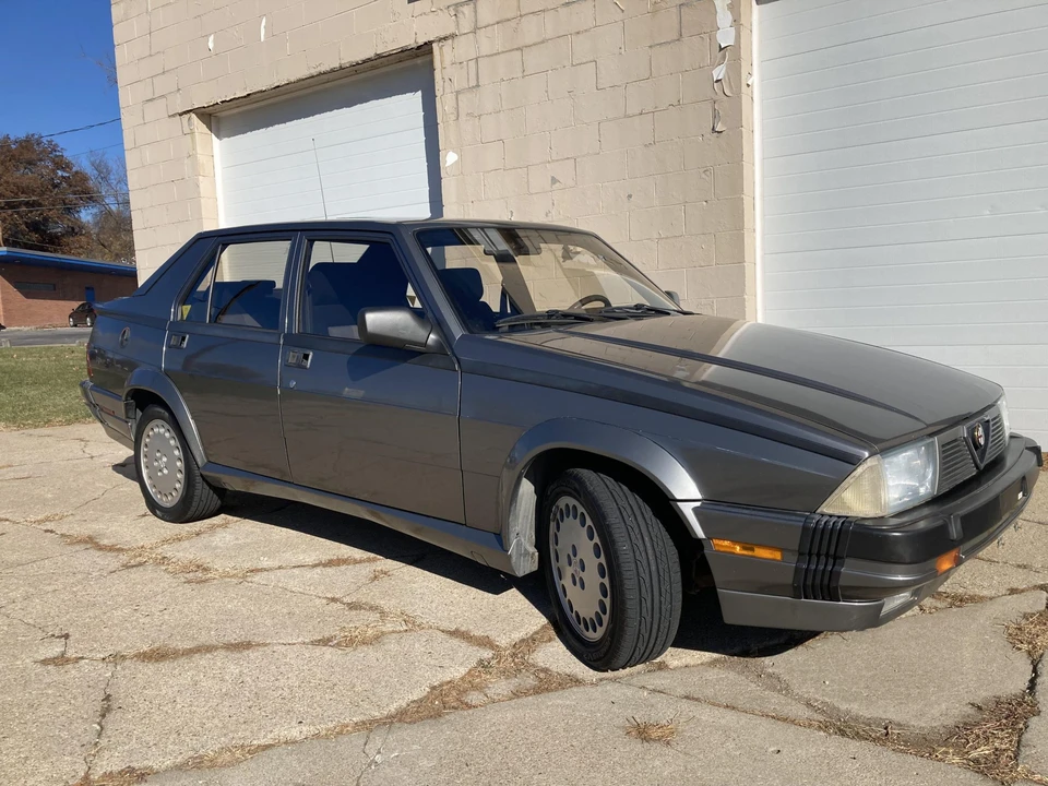 1988 Alfa Romeo 75/Milano - Image 16 of 31