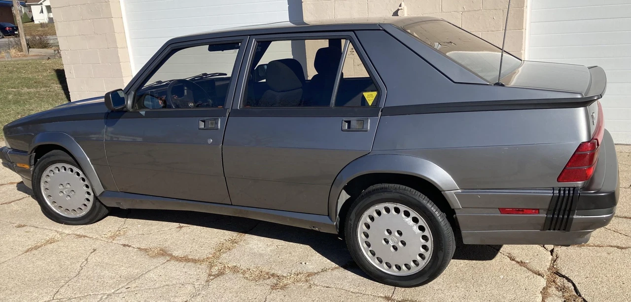 1988 Alfa Romeo 75/Milano - Image 9 of 31