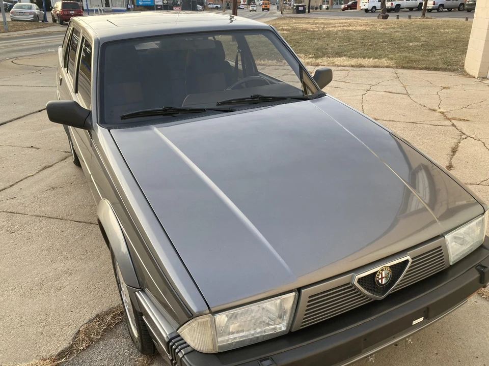 1988 Alfa Romeo 75/Milano - Image 25 of 31