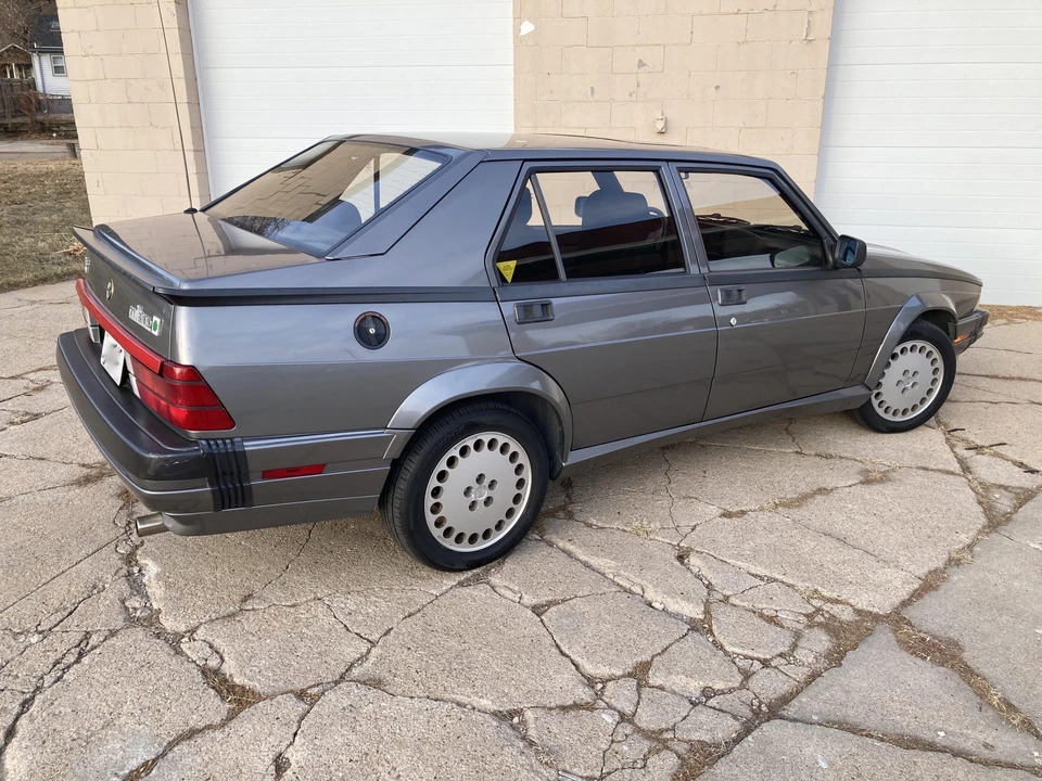 1988 Alfa Romeo 75/Milano - Image 13 of 31
