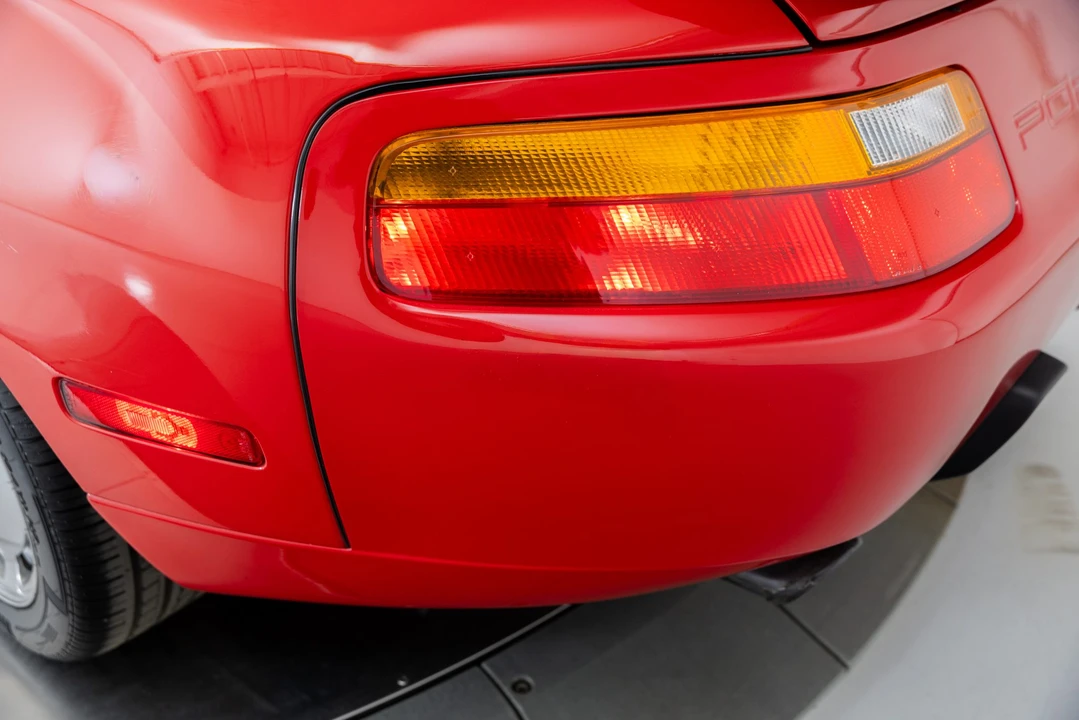 1988 Porsche 928 S4 - Image 23 of 31