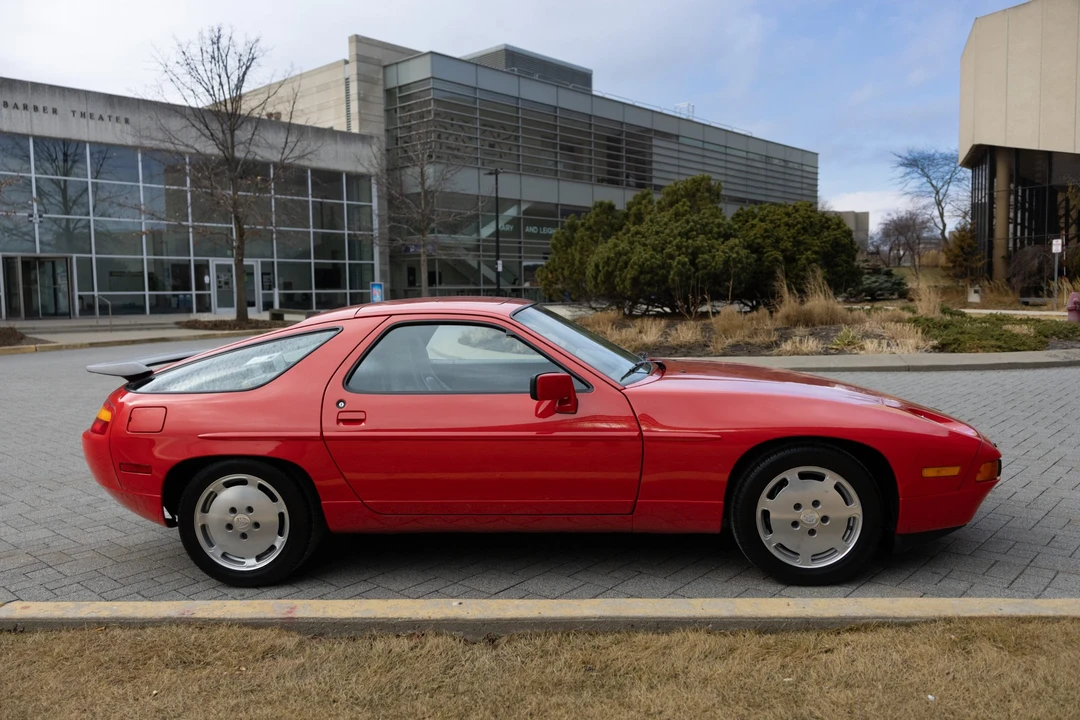 1988 Porsche 928 S4 - Image 5 of 31