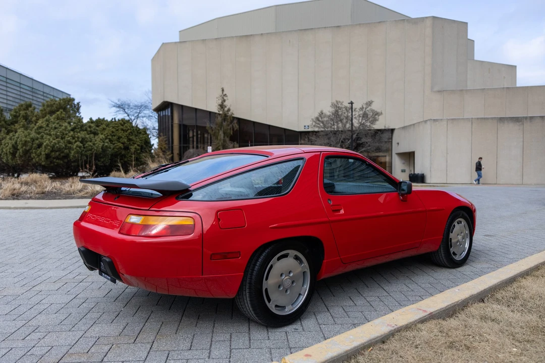 1988 Porsche 928 S4 - Image 6 of 31