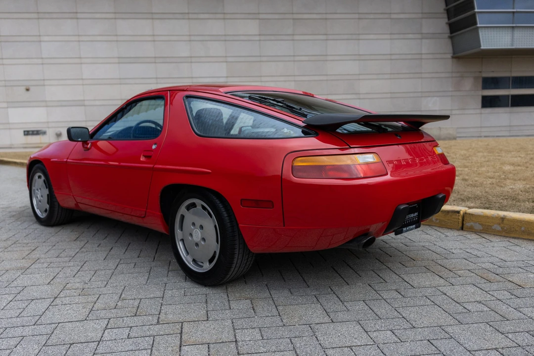 1988 Porsche 928 S4 - Image 8 of 31
