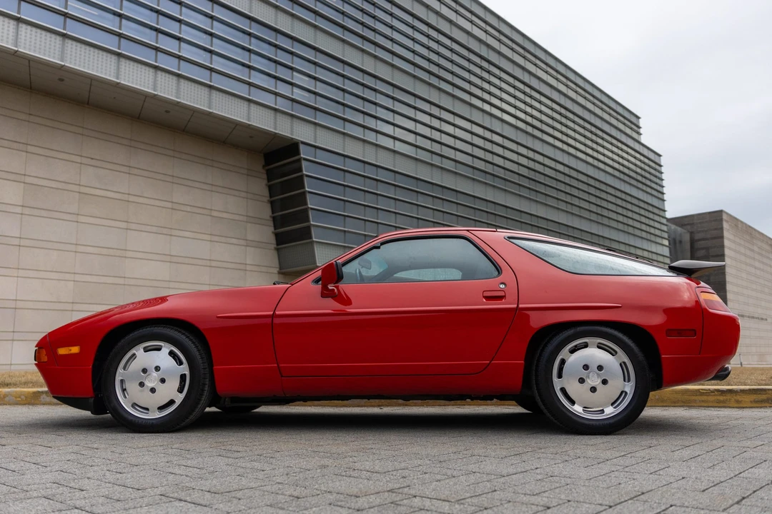 1988 Porsche 928 S4 - Image 9 of 31