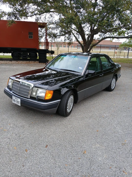 1992 Mercedes-Benz W124 E-Class - Image 3 of 31