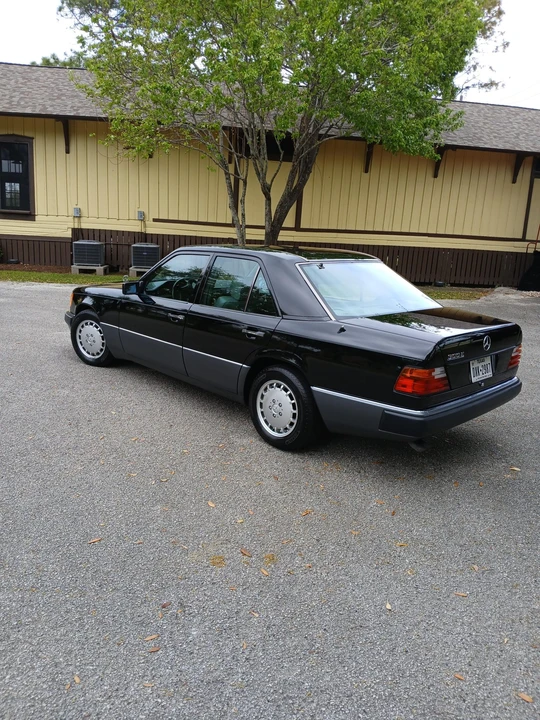 1992 Mercedes-Benz W124 E-Class - Image 16 of 31
