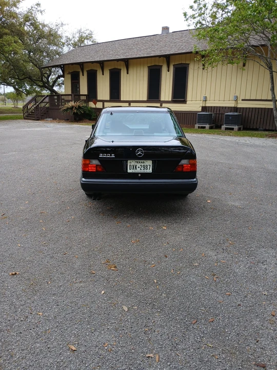 1992 Mercedes-Benz W124 E-Class - Image 14 of 31