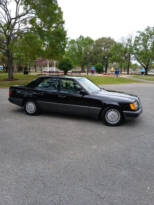 1992 Mercedes-Benz W124 E-Class - Image 8 of 31