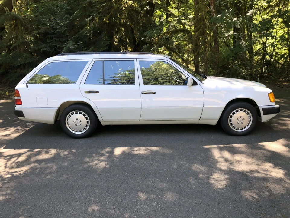 1992 Mercedes-Benz W124 E-Class - Image 9 of 31