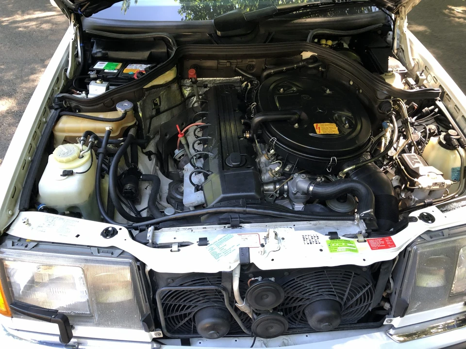 1992 Mercedes-Benz W124 E-Class - Image 29 of 31