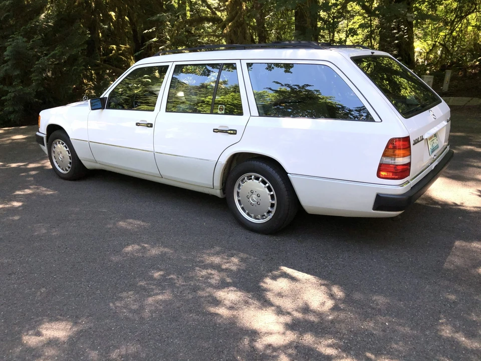 1992 Mercedes-Benz W124 E-Class - Image 5 of 31