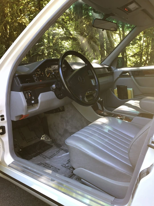 1992 Mercedes-Benz W124 E-Class - Image 14 of 31