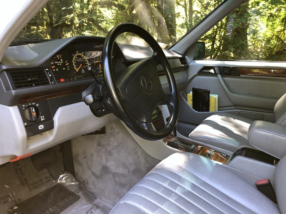 1992 Mercedes-Benz W124 E-Class - Image 17 of 31
