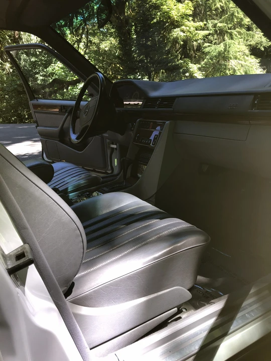 1992 Mercedes-Benz W124 E-Class - Image 15 of 31