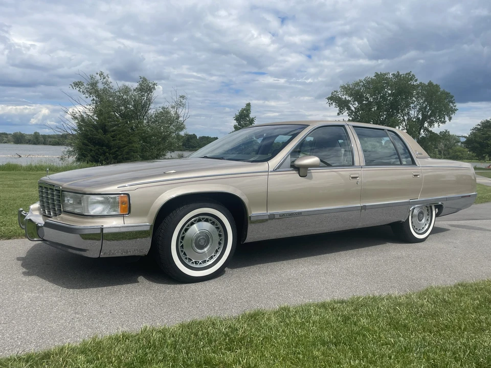 1993 Cadillac Fleetwood - Image 6 of 31