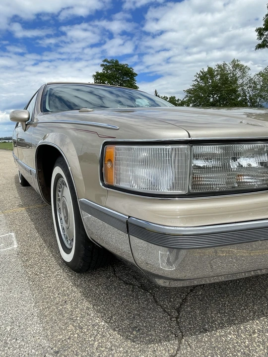 1993 Cadillac Fleetwood - Image 29 of 31