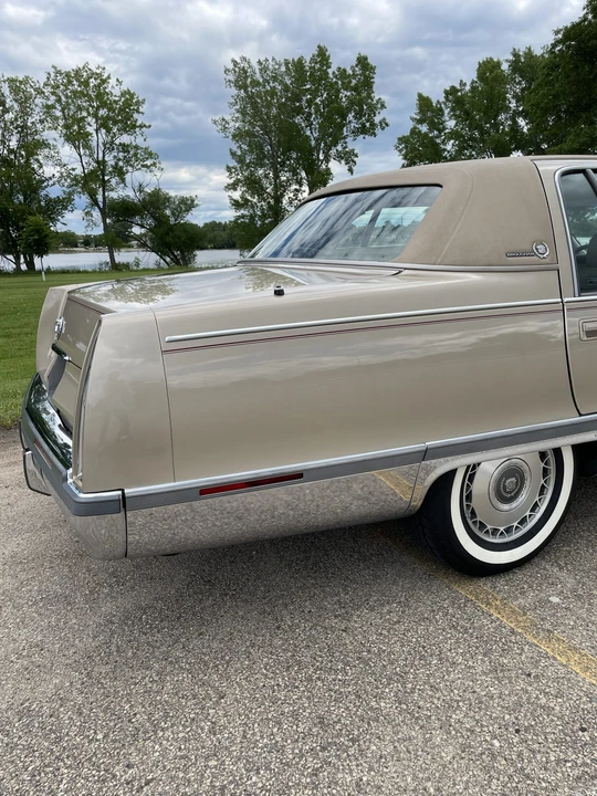 1993 Cadillac Fleetwood - Image 21 of 31