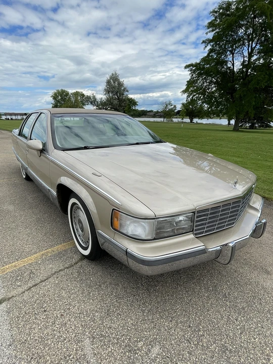 1993 Cadillac Fleetwood - Image 17 of 31