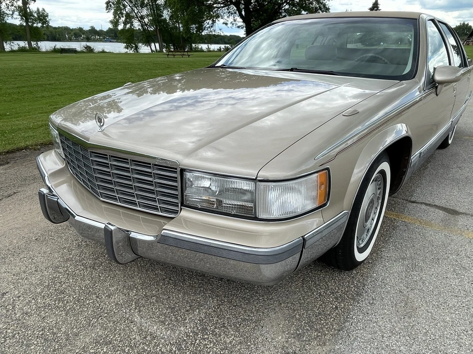 1993 Cadillac Fleetwood - Image 19 of 31