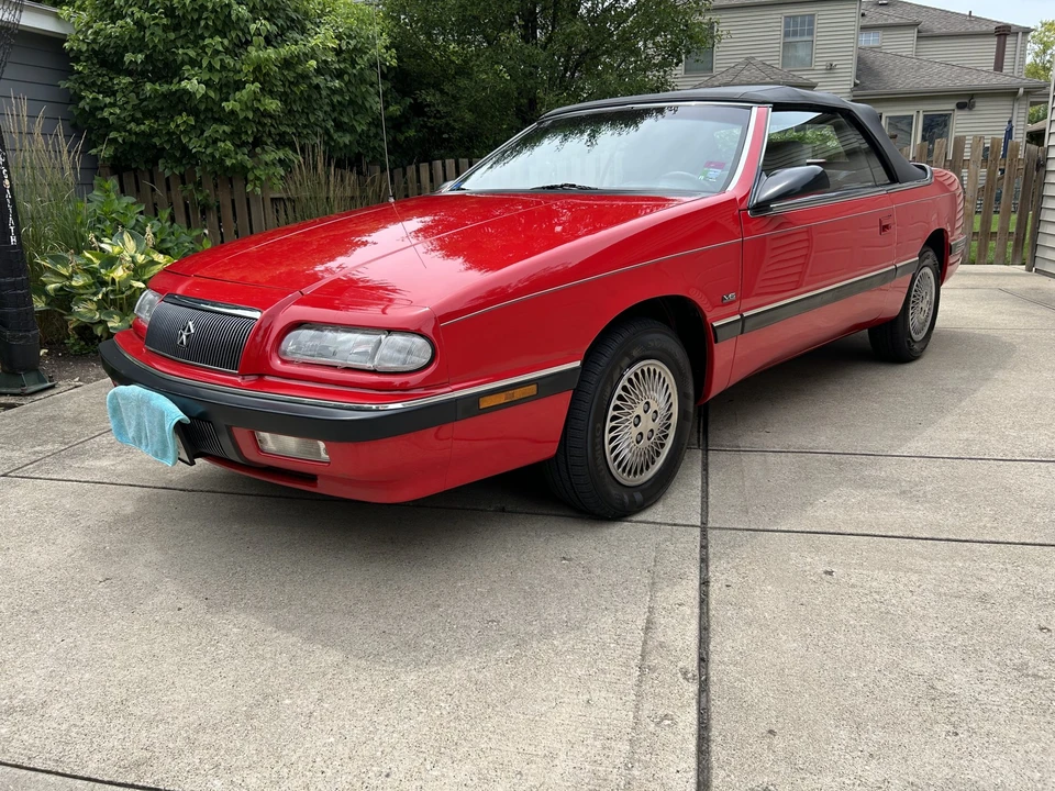 1993 Chrysler LeBaron - Image 11 of 31