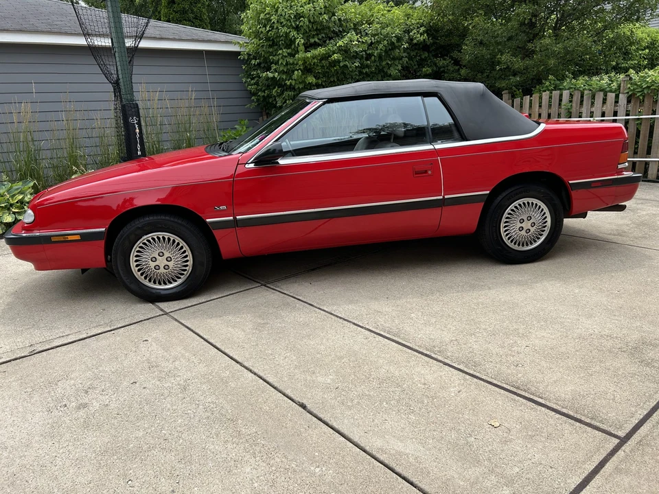 1993 Chrysler LeBaron - Image 13 of 31
