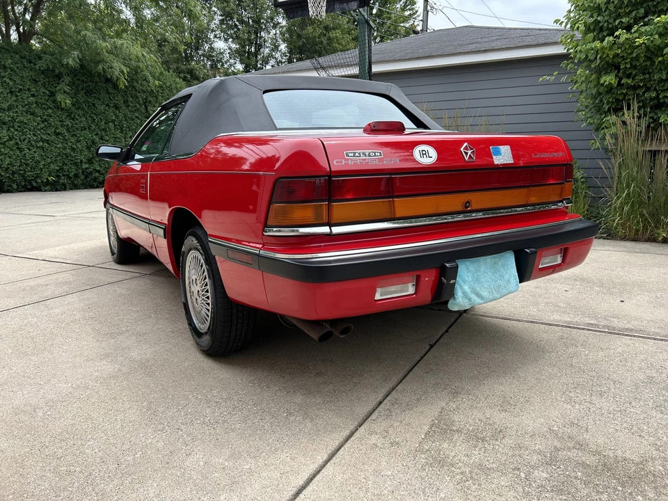 1993 Chrysler LeBaron - Image 17 of 31