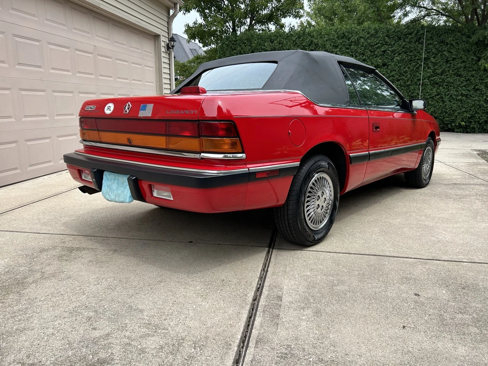 1993 Chrysler LeBaron - Image 23 of 31