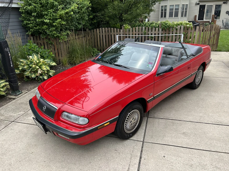1993 Chrysler LeBaron - Image 28 of 31