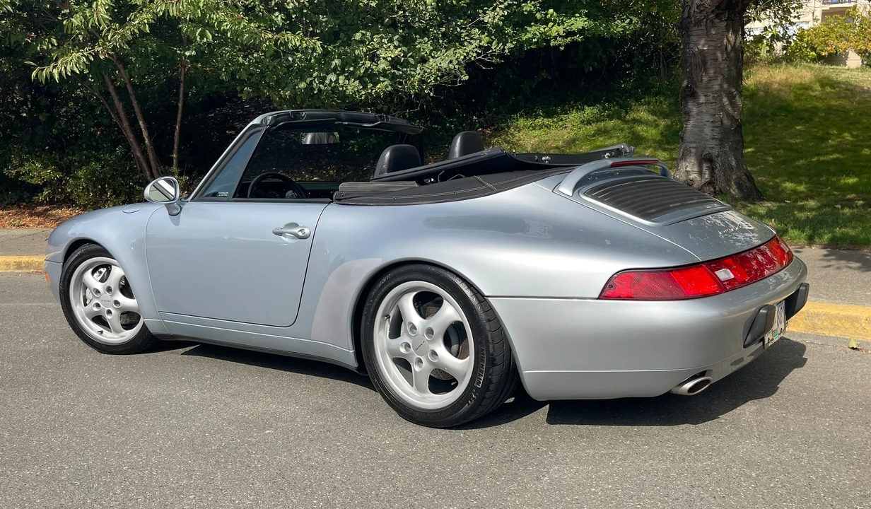 1995 Porsche 993 Carrera 4 - Image 13 of 31