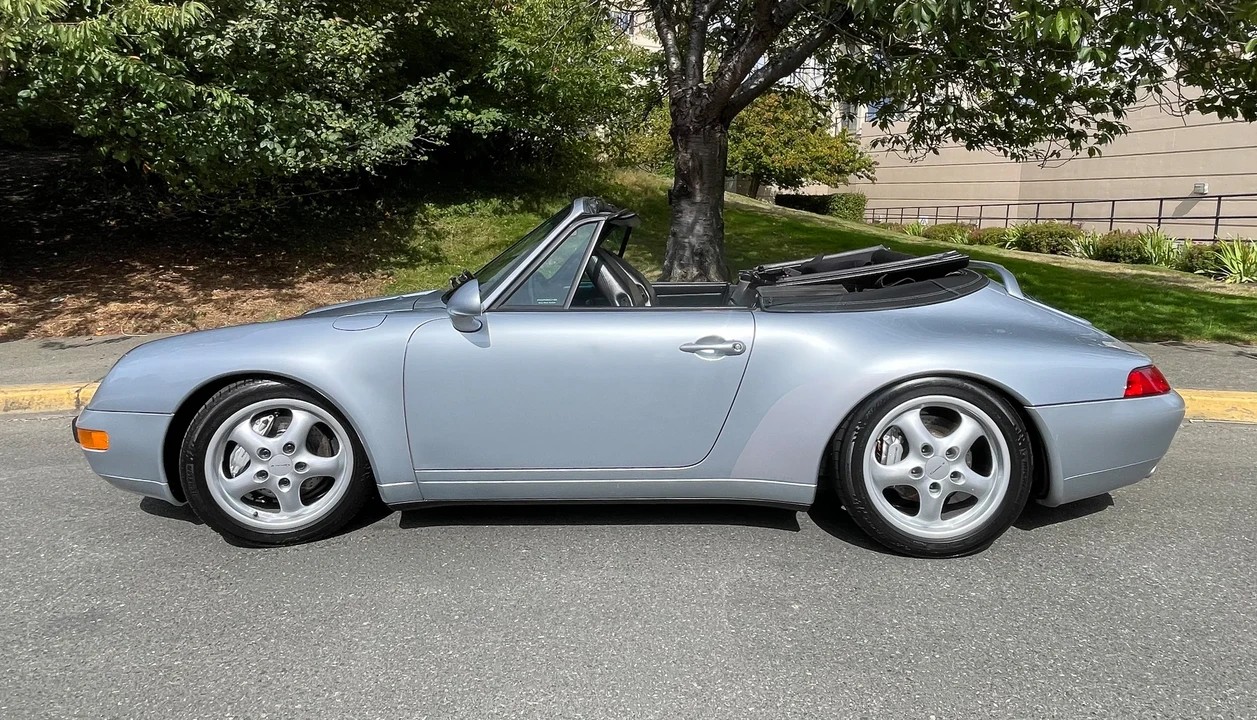 1995 Porsche 993 Carrera 4 - Image 15 of 31