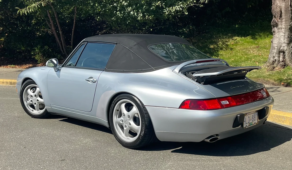 1995 Porsche 993 Carrera 4 - Image 12 of 31