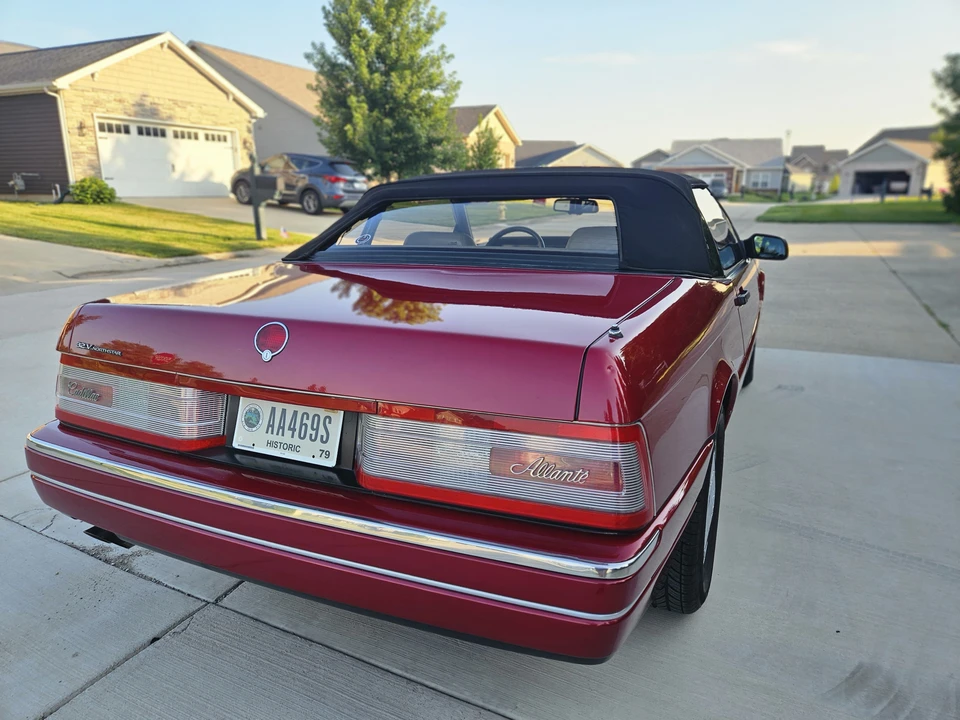 1993 Cadillac Allante - Image 6 of 31