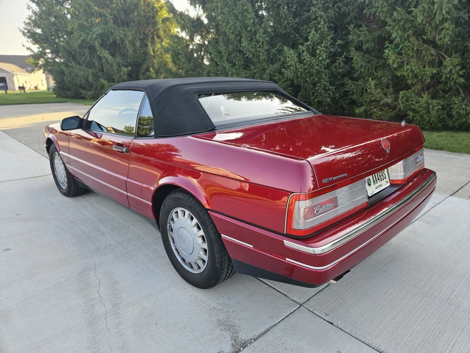 1993 Cadillac Allante - Image 11 of 31