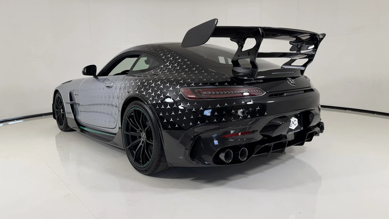 2021 Mercedes-Benz AMG GT Black Series - Image 14 of 31