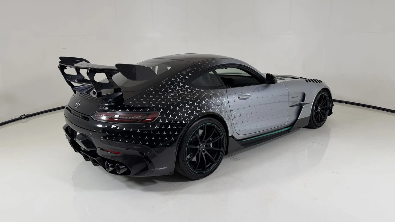 2021 Mercedes-Benz AMG GT Black Series - Image 20 of 31