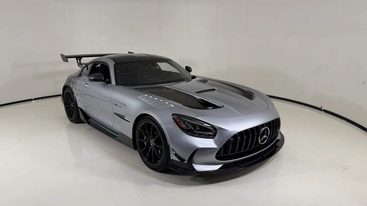 2021 Mercedes-Benz AMG GT Black Series - Image 2 of 31