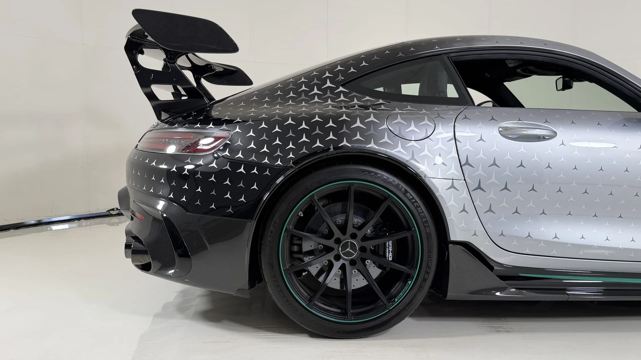 2021 Mercedes-Benz AMG GT Black Series - Image 24 of 31